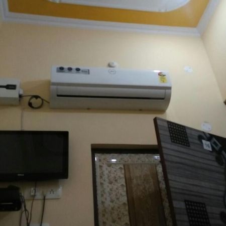 Hotel Ganga Vilas Colonelganj Ngoại thất bức ảnh