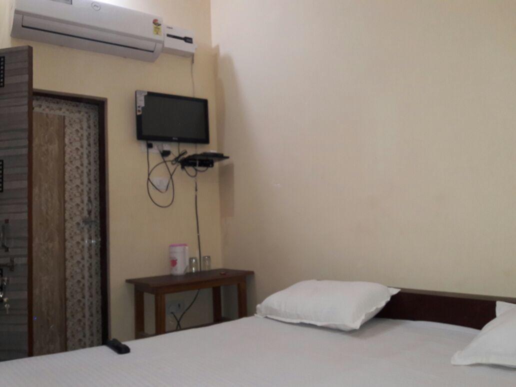 Hotel Ganga Vilas Colonelganj Ngoại thất bức ảnh